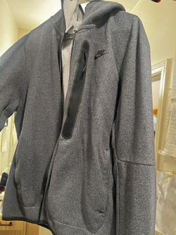 Nike Zip Up Brand New. Size Medium 