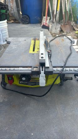 Ryobi RTS23 10-Inch Table Saw