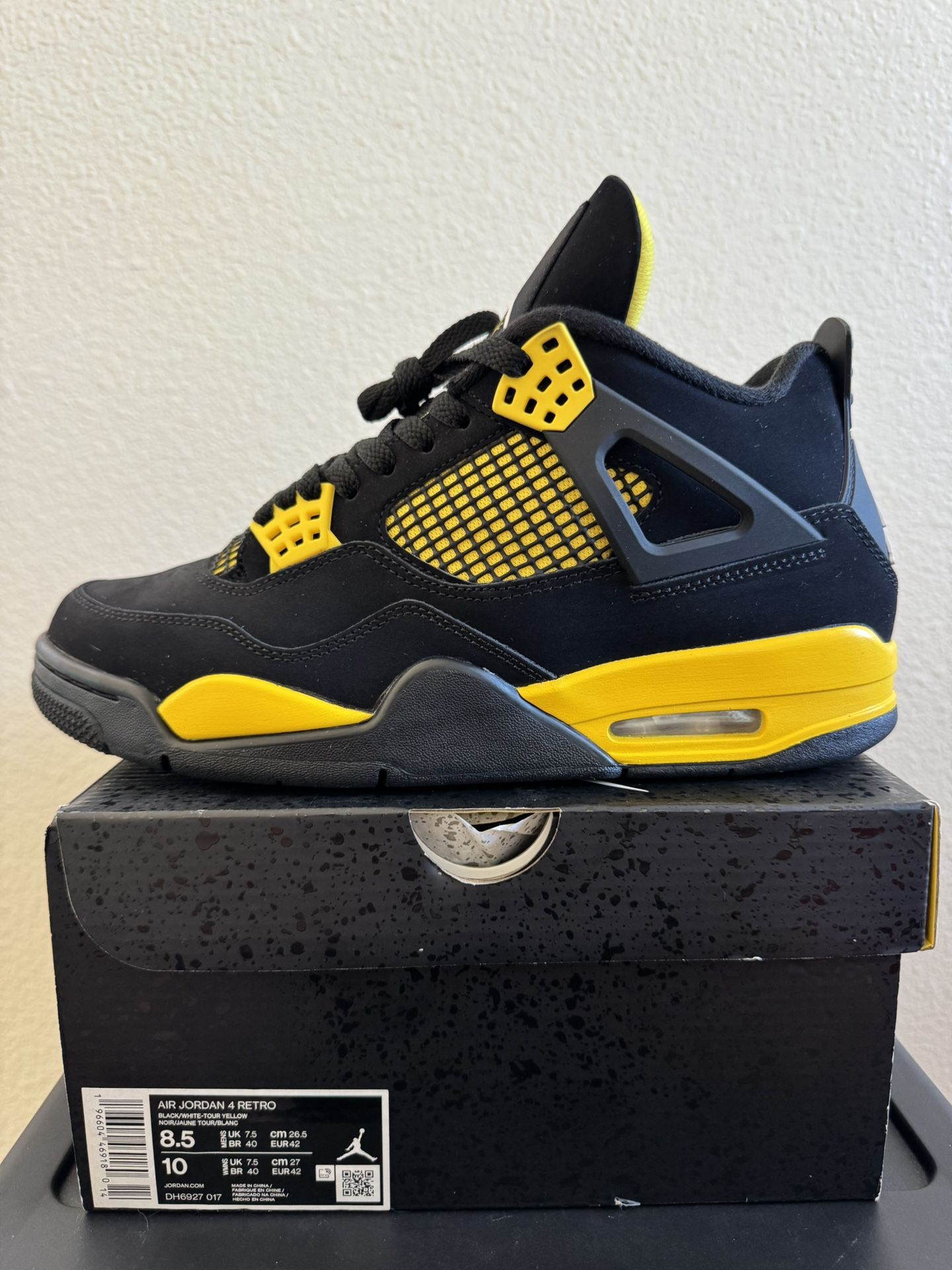 Jordan 4 Retro Yellow Thunder Size 8.5 Mens (VNDS Worn once) -$240