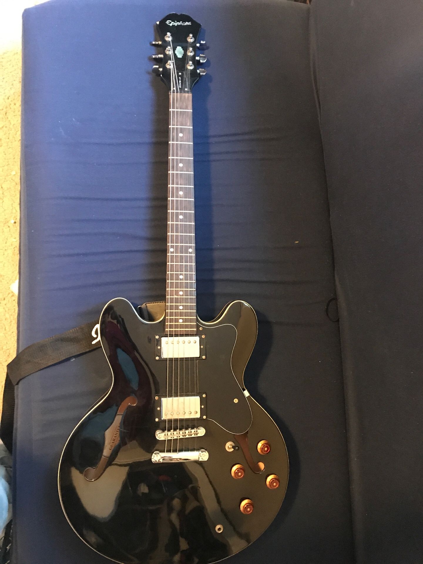 ES 335 Epiphone electric guitar