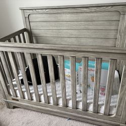 Baby Crib/ Mattress 