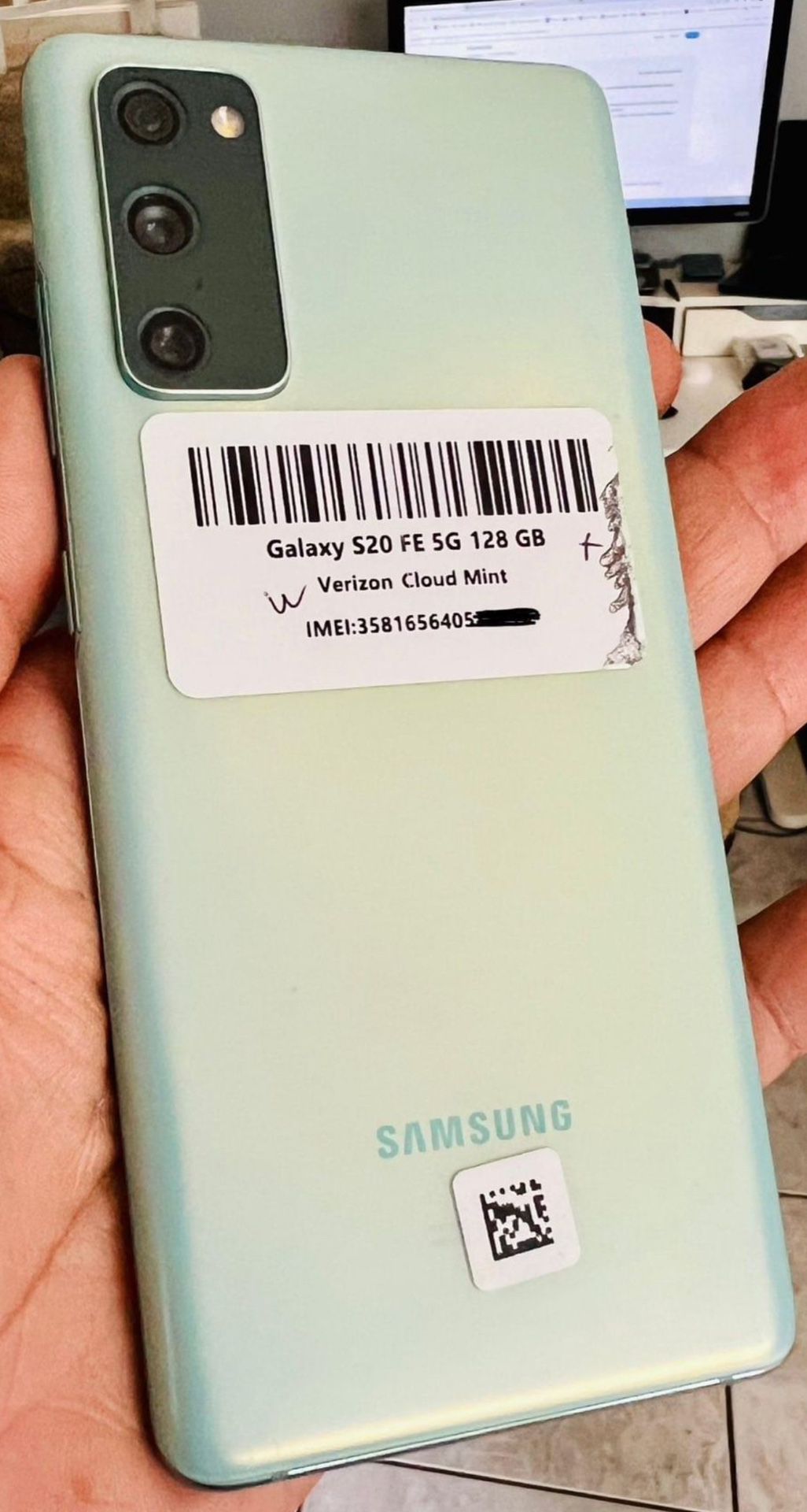 Samsung Galaxy S20 FE 5g - 128gb - Unlocked 