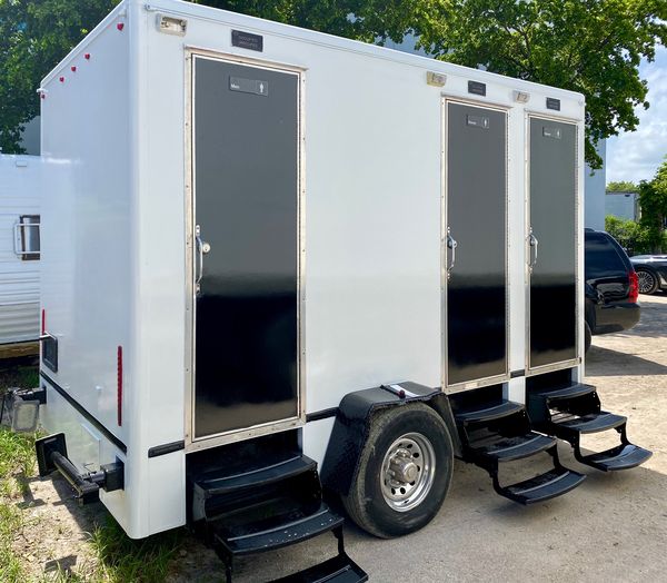 !!PORTABLE RESTROOM FOR SALE!! for Sale in Miami Gardens, FL OfferUp