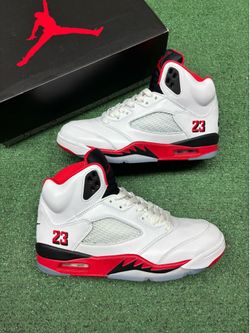 JORDAN 5 FIRE RED BLACK TONGUE 2025 SIZE 8.5