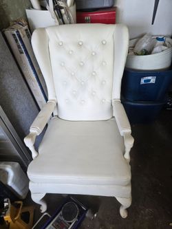 Wing chair