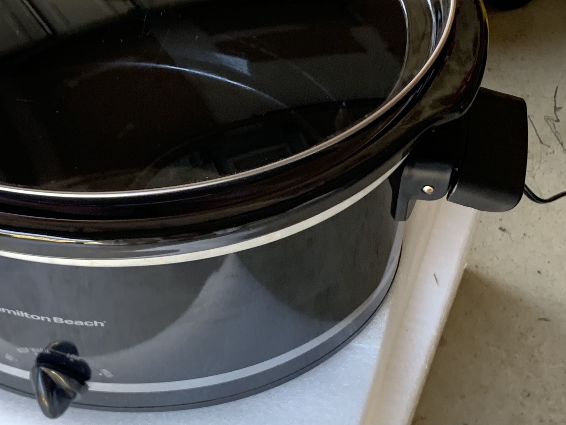 Hamilton Beach Slow Cooker, Extra-Large Capacity, Serves 10+, 8 Quarts, Black, 33185 Hardly ever used. Asking price is $35.00 Pick up in Powder Spr