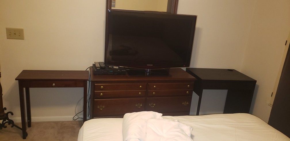 Bedroom Set - Yes Available