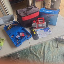 Vacuum pump and manifold gauge set With Leak Detector 