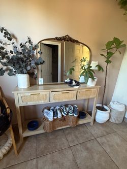 ENTRANCE/console table