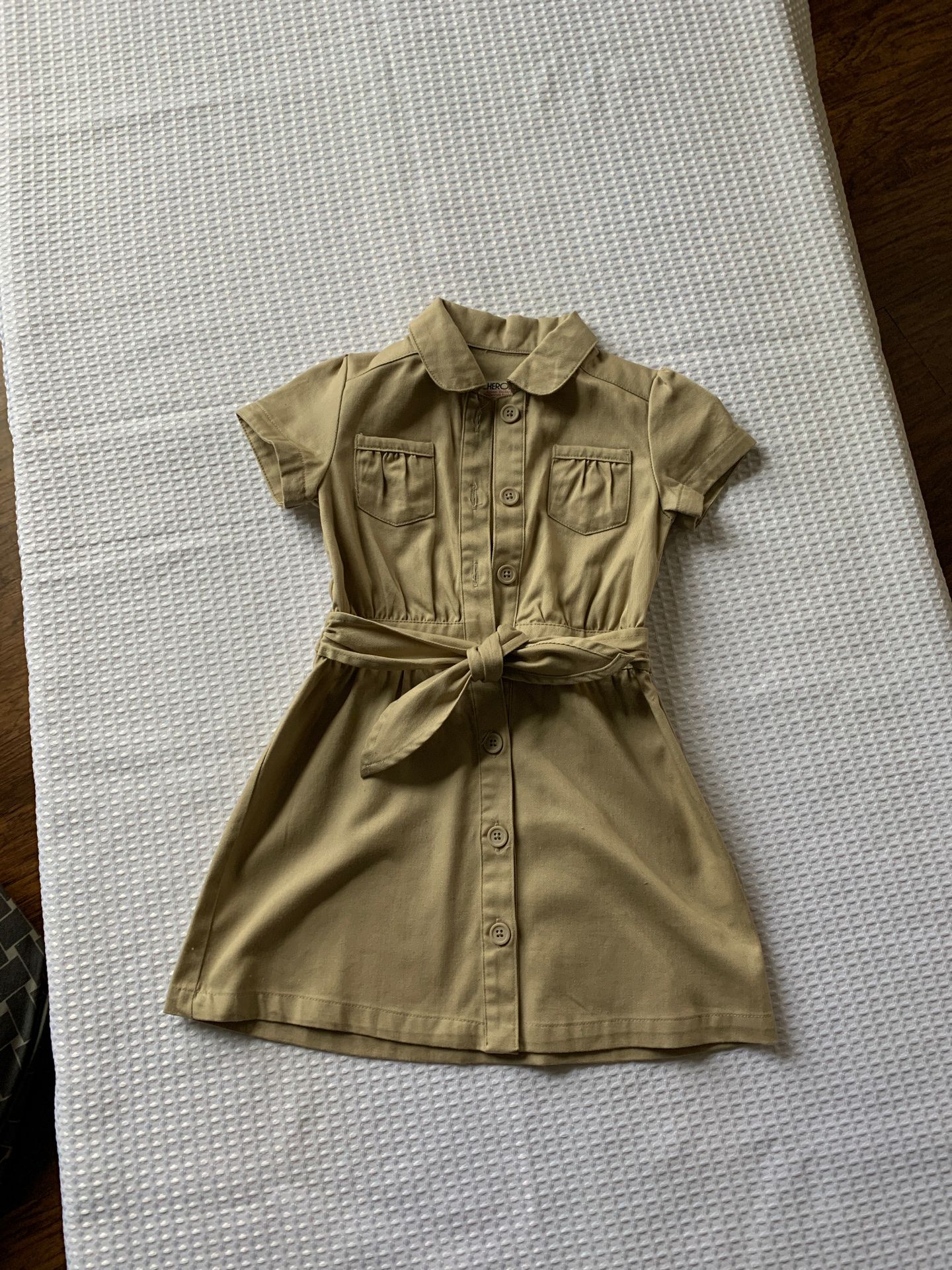 Girl uniform dress size4