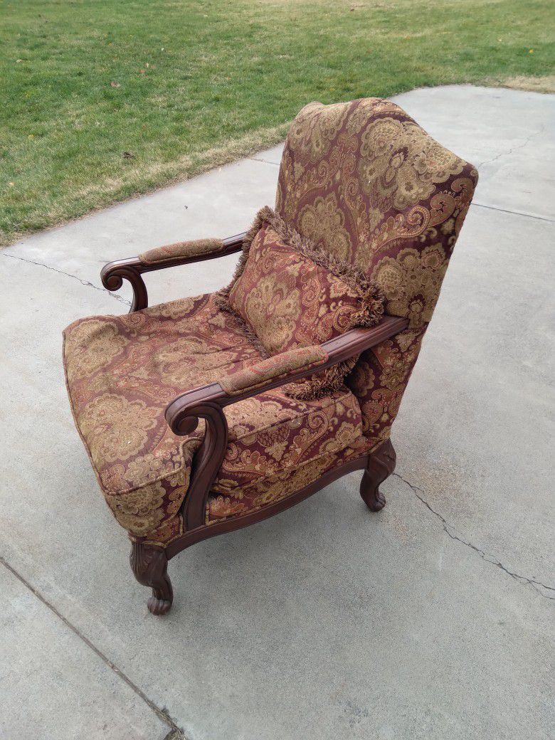 Victorian Style Chair In Good Condition 
