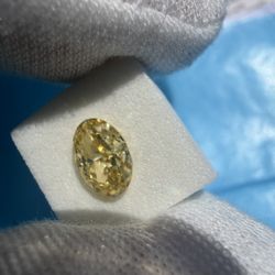 1.05ct Oval Lab Diamond IGI Certified Yellow Loose