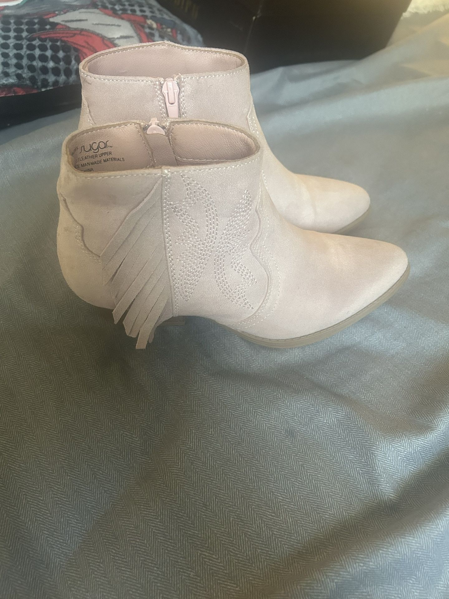  Boots 