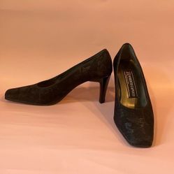 Roberto Capucci Women’s 6.5 Black Small Heel Shoes Excellent Used Condition 