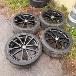 Mercedes Benz RIMS AND TIRES 24 Inches 