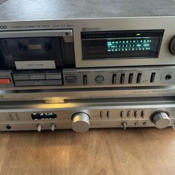 Kenwood Receiver Kr720 And Kenwood Stereo Cassette Deck Ox-500