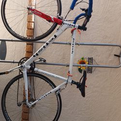 Fetish Custom Build Racing/Road Bike TNT Performace Cycles Custom Build White/Red/Blue