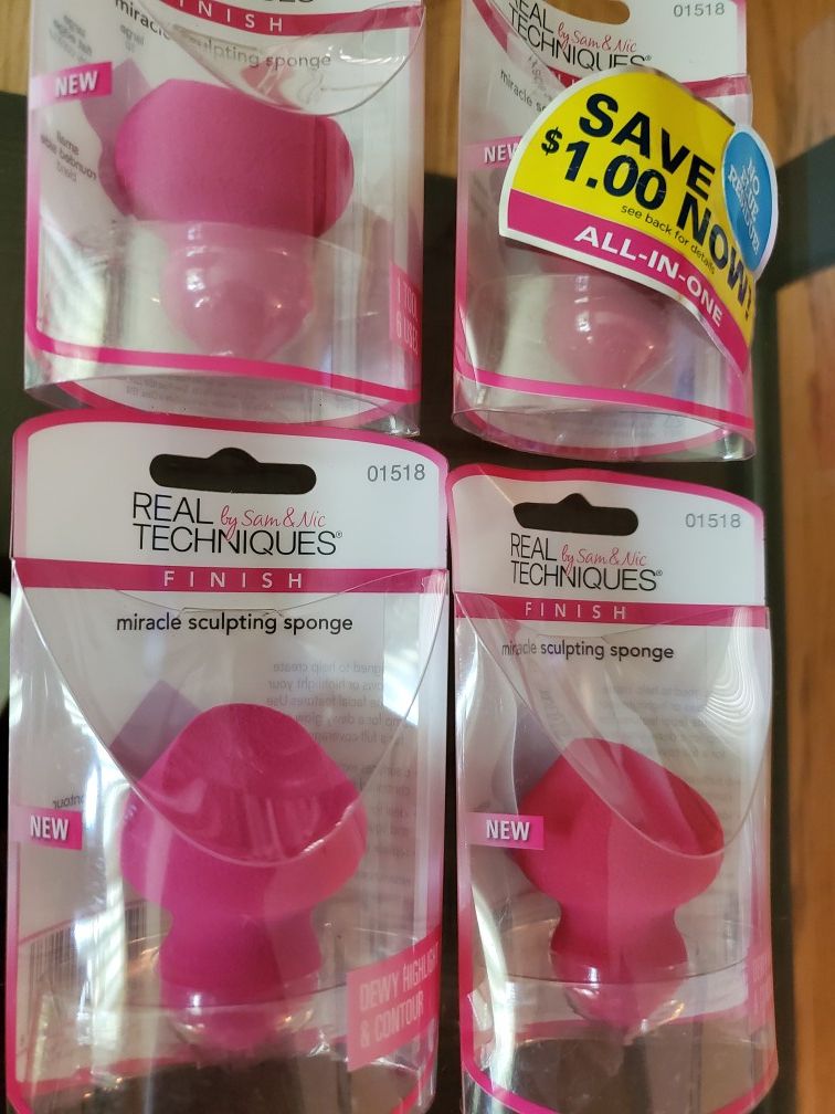 Real Techniques miracle sculpting sponge $4 each or all 4 packs $10!