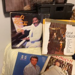 About 22 Disks Of Old Spanish Music 