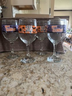 Halloween Wine Glasses 