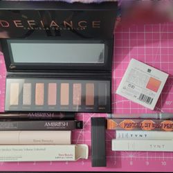 7pc Makeup Bundle + High-End Freebies 