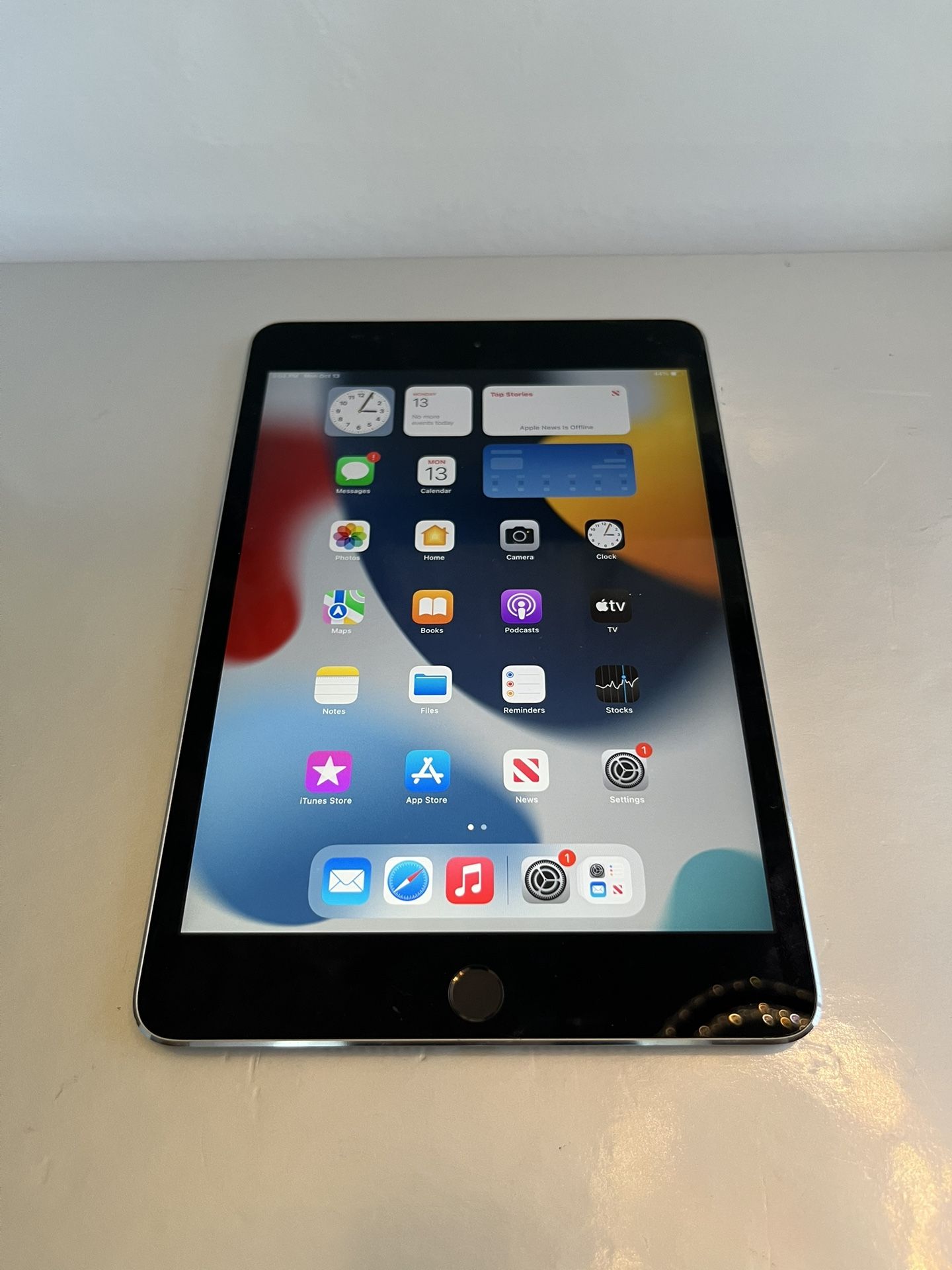 Apple iPad Mini 4th Gen Black A1538 64GB Tablet 7.9” iOS 15.8 - $40