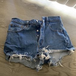 Womens Levi’s shorts  size-w29