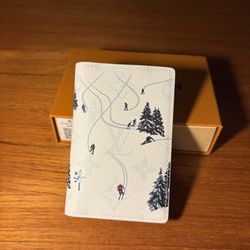 Pocket Holder Wallet – White Skiing Edition
