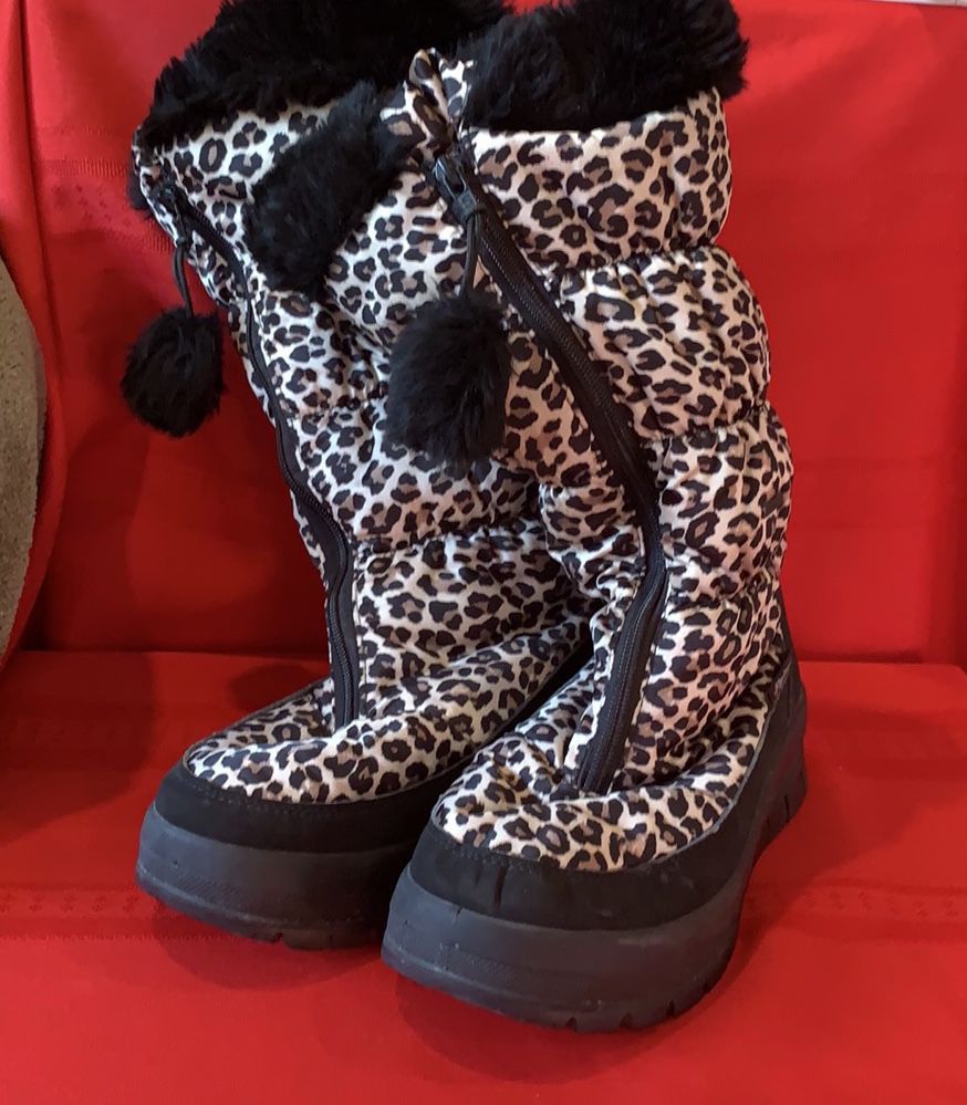 Pajar Women’s Cheetah Snow Boots 🖤 NWOT Size 10 Worn once! EUC