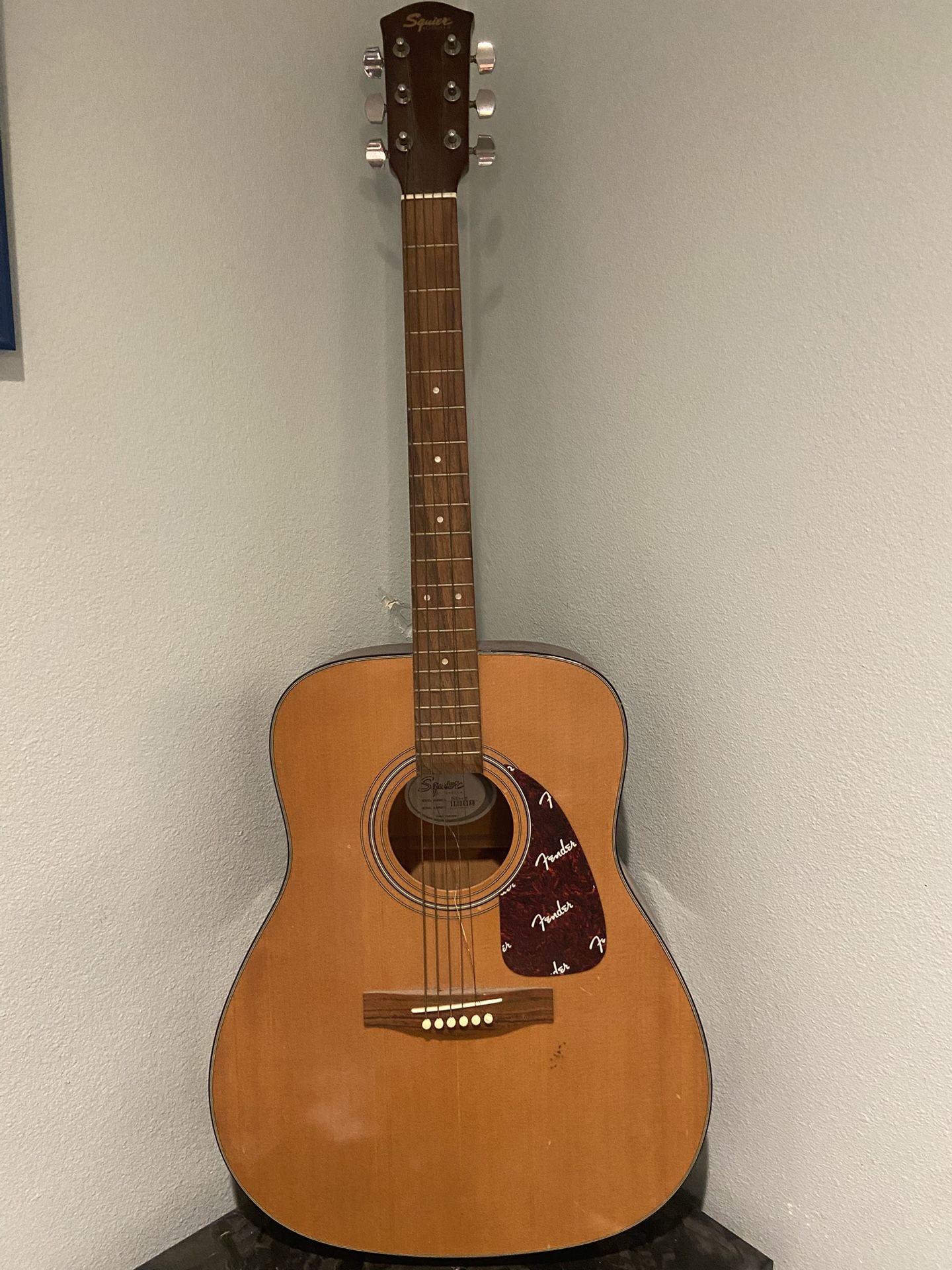 Fender DG-7 Acoustic guitar