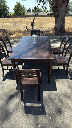 Dining room table 6 chairs