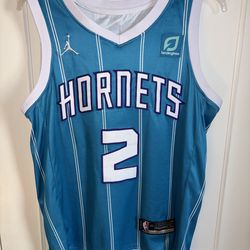 LaMelo Ball, Charlotte Hornets signed NBA jersey size 44  - great condition