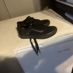 Black vans size 3.5 big kids