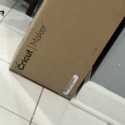 Cricut Maker 3 (*brand New )