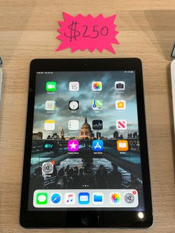 Apple IPad Air 32GB CLEAN CONDITION OSX 12