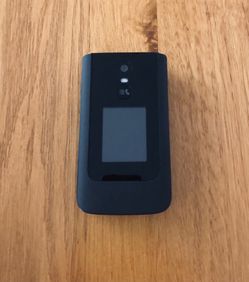 TCL Flip 4 5G flip phone