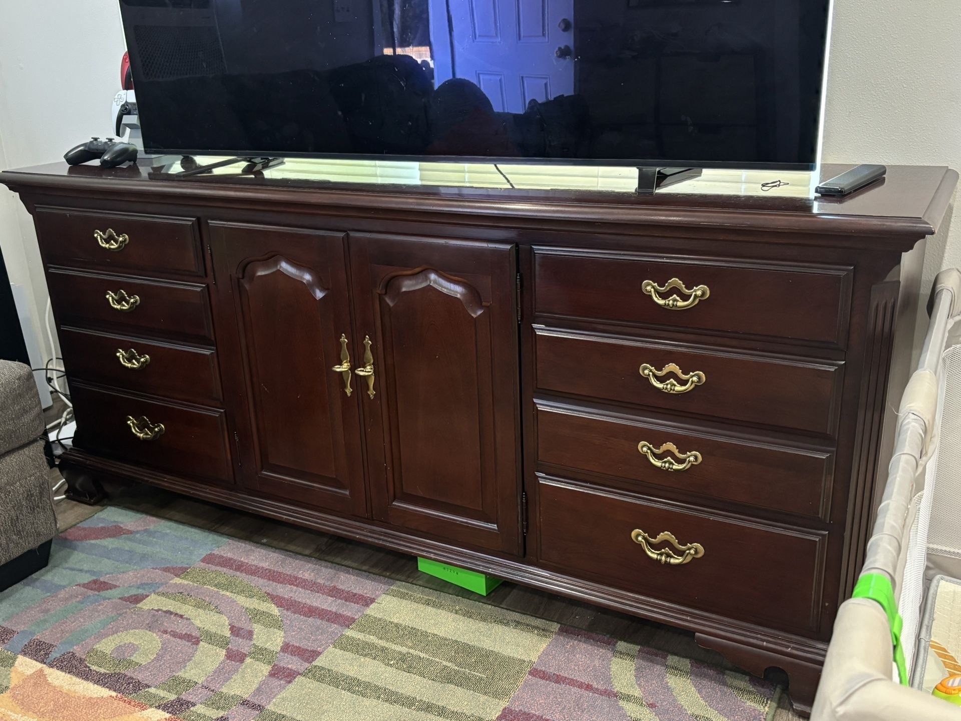 Solid Wood 9 Drawer Dresser