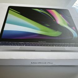 MacBook Pro M2 13.3” Screen