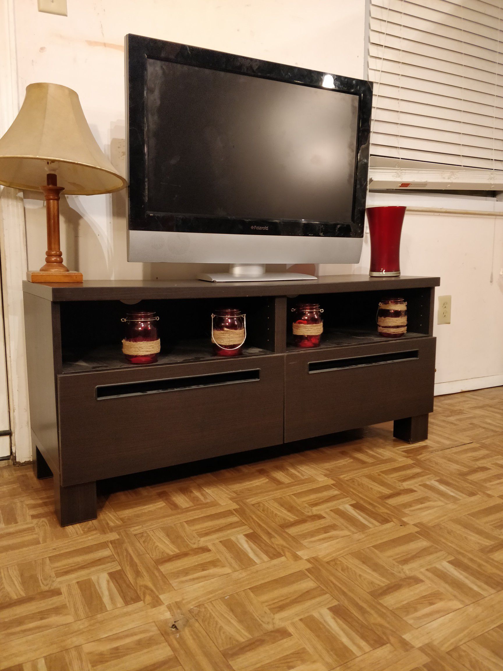 Nice TV stand for big TVs with 2 drawers and shelves in great condition, all drawers working well. L47.5"*W16.5"*H22"