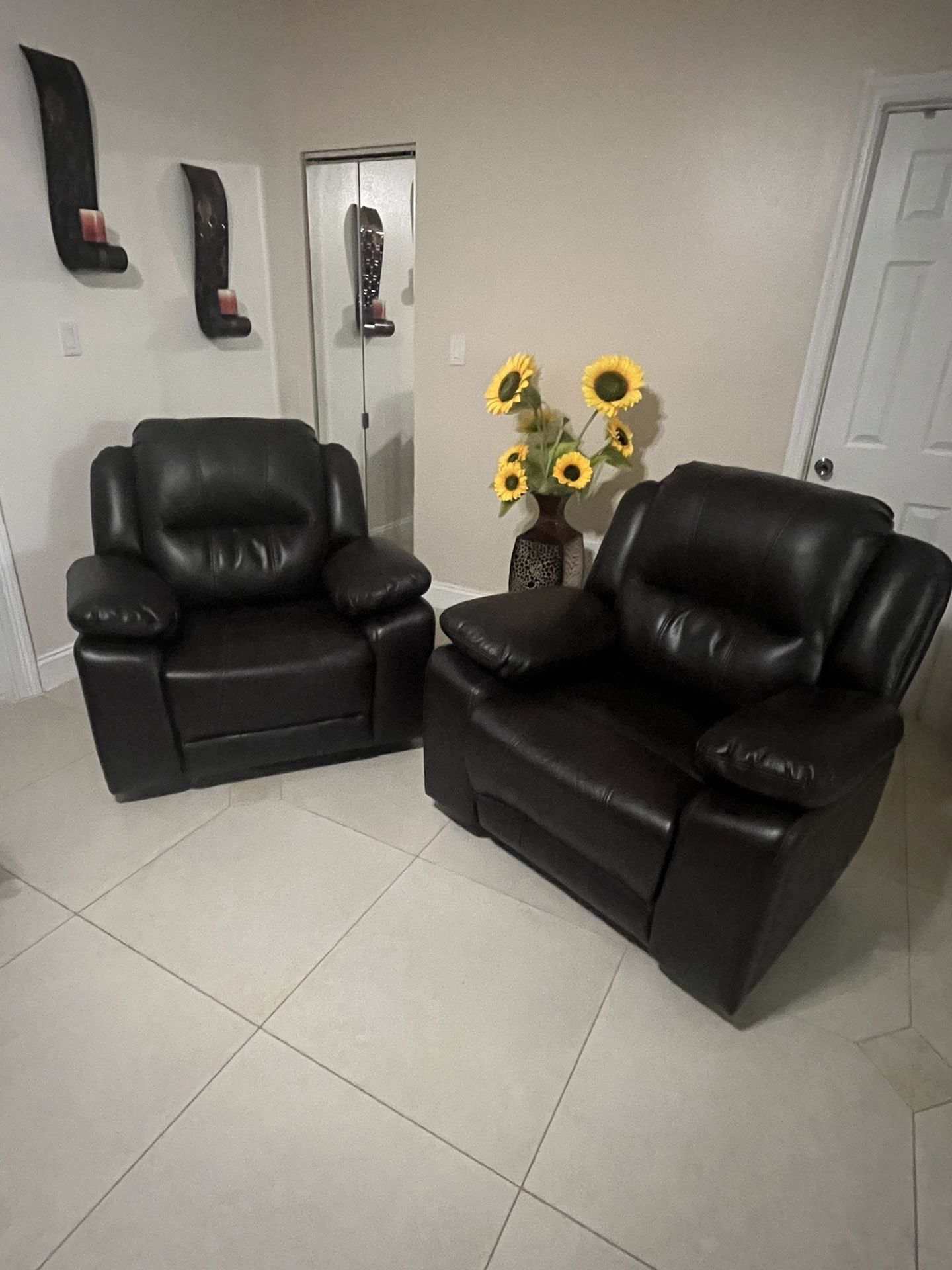Reclining armchairs