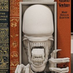 Alien Xenomorph Monster Fantasy Bookend Horror Book Nook