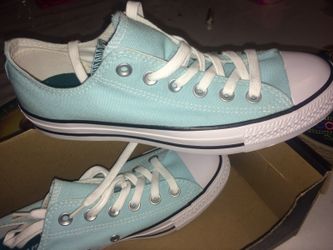 Converse woman's size 8 new $30 firm