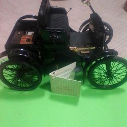 This is a 1899 Packard Precision Die -Cast Model Crafted  1:16 Scale