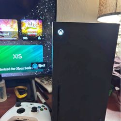 Xbox Series X W/2controllers
