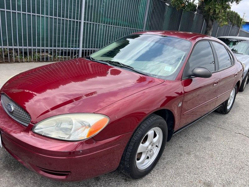 2004 Ford Taurus