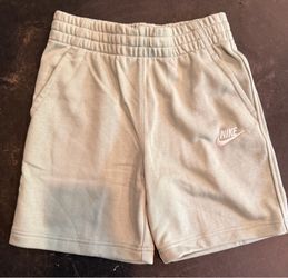 Nike youth size medium