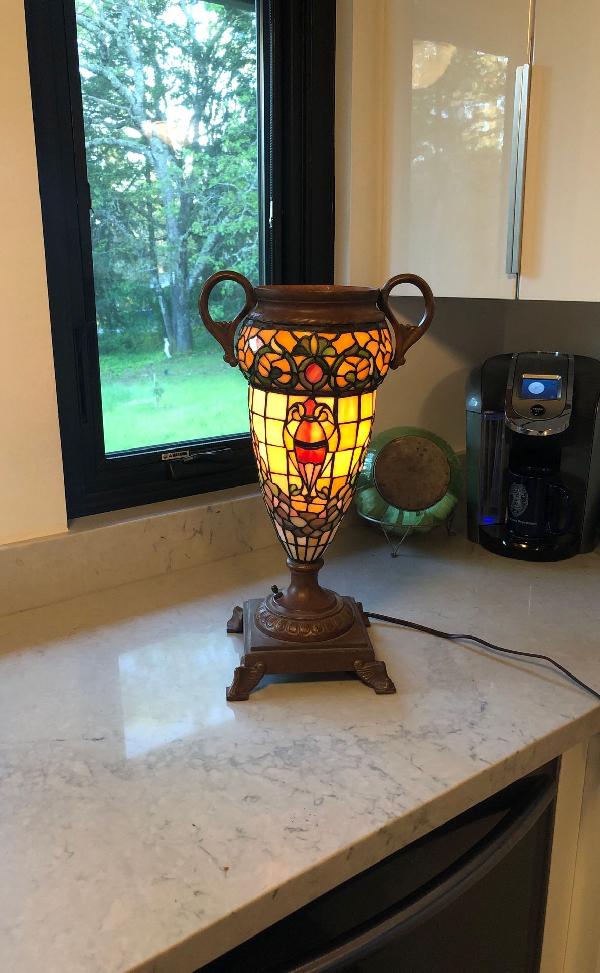 Tiffany Style Urn Lamp