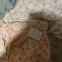 Blanket/baby Girl Cloths