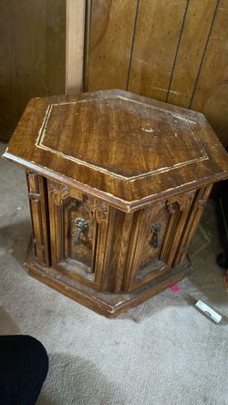 Pair of 6 sided night stand