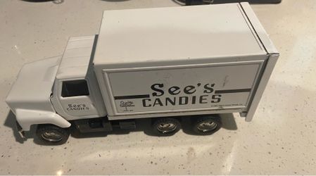 Sees candy die cast  10.5 inches